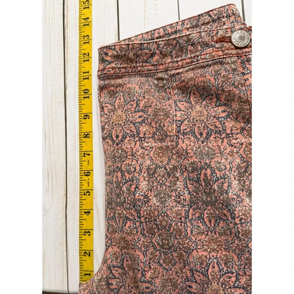 Free People Frida Cropped Flare Jeans Boho Tapestry Print Women's Size 6‎